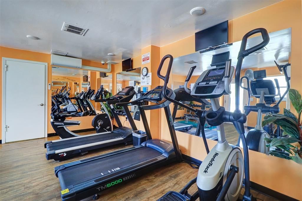 На продажу: $289,000 (2 спален, 2 ванн, 1450 Квадратных фут)