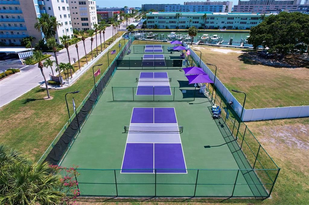 На продажу: $289,000 (2 спален, 2 ванн, 1450 Квадратных фут)