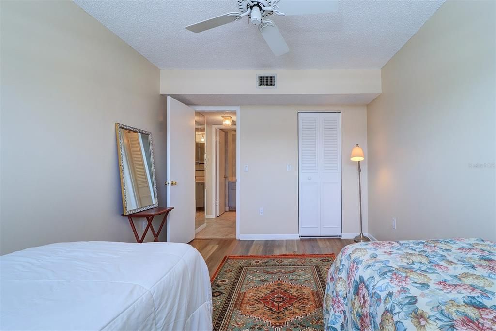 На продажу: $289,000 (2 спален, 2 ванн, 1450 Квадратных фут)