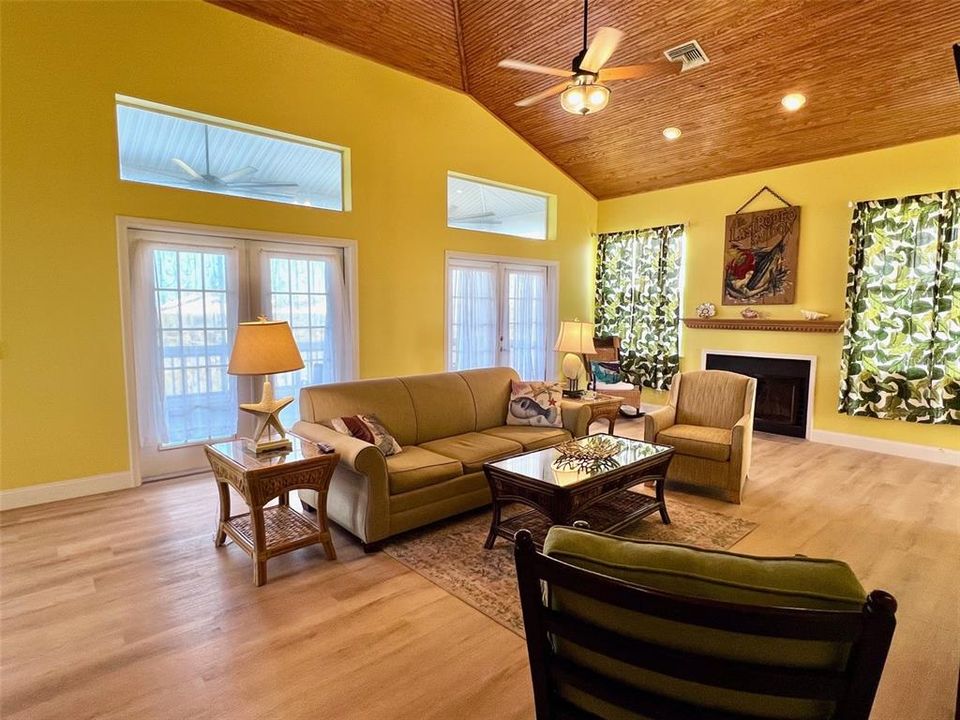 На продажу: $725,000 (4 спален, 3 ванн, 2678 Квадратных фут)