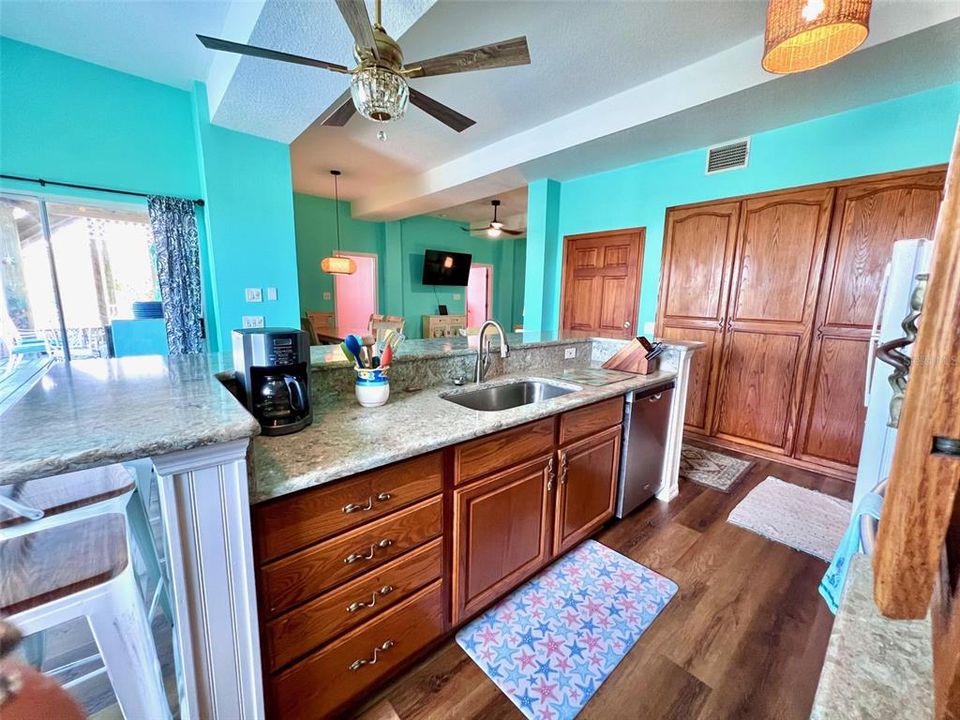 На продажу: $725,000 (4 спален, 3 ванн, 2678 Квадратных фут)