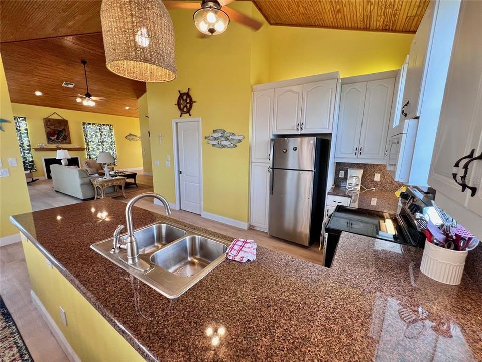 На продажу: $725,000 (4 спален, 3 ванн, 2678 Квадратных фут)