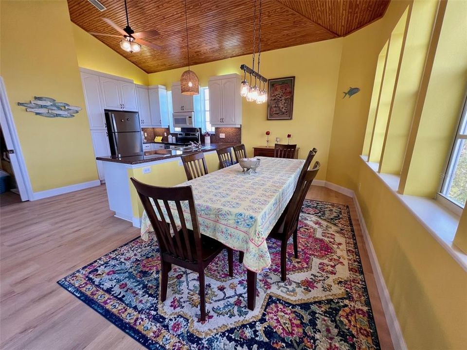 На продажу: $725,000 (4 спален, 3 ванн, 2678 Квадратных фут)