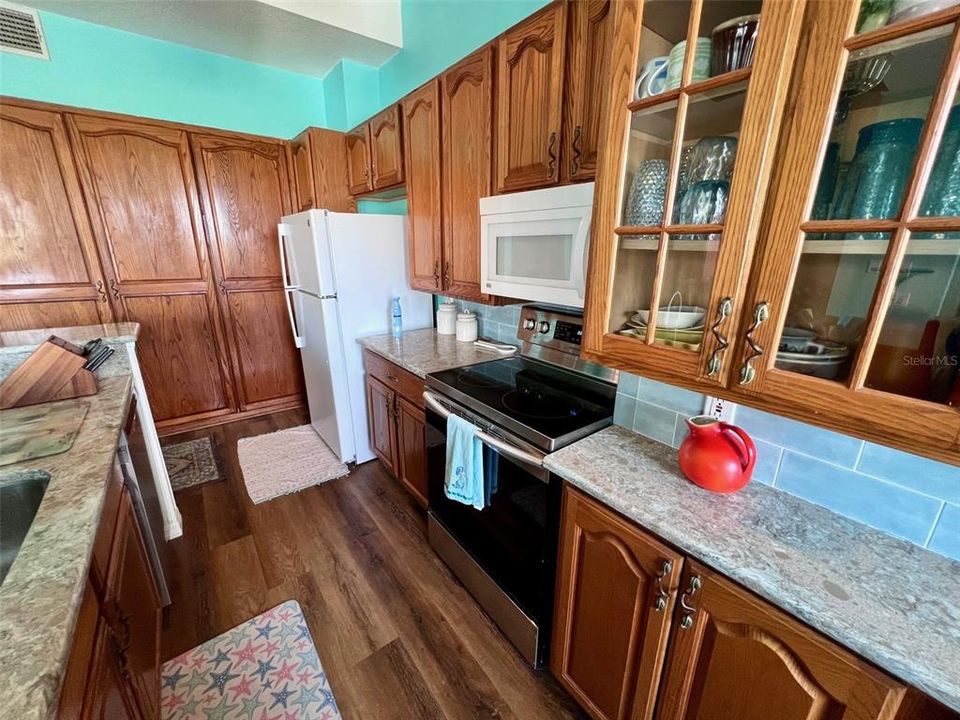 На продажу: $725,000 (4 спален, 3 ванн, 2678 Квадратных фут)