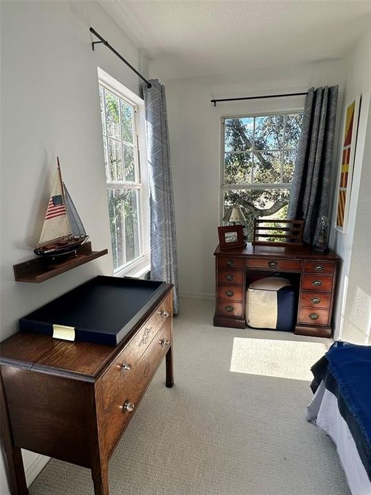 合同活跃: $1,225,000 (5 贝兹, 3 浴室, 2935 平方英尺)