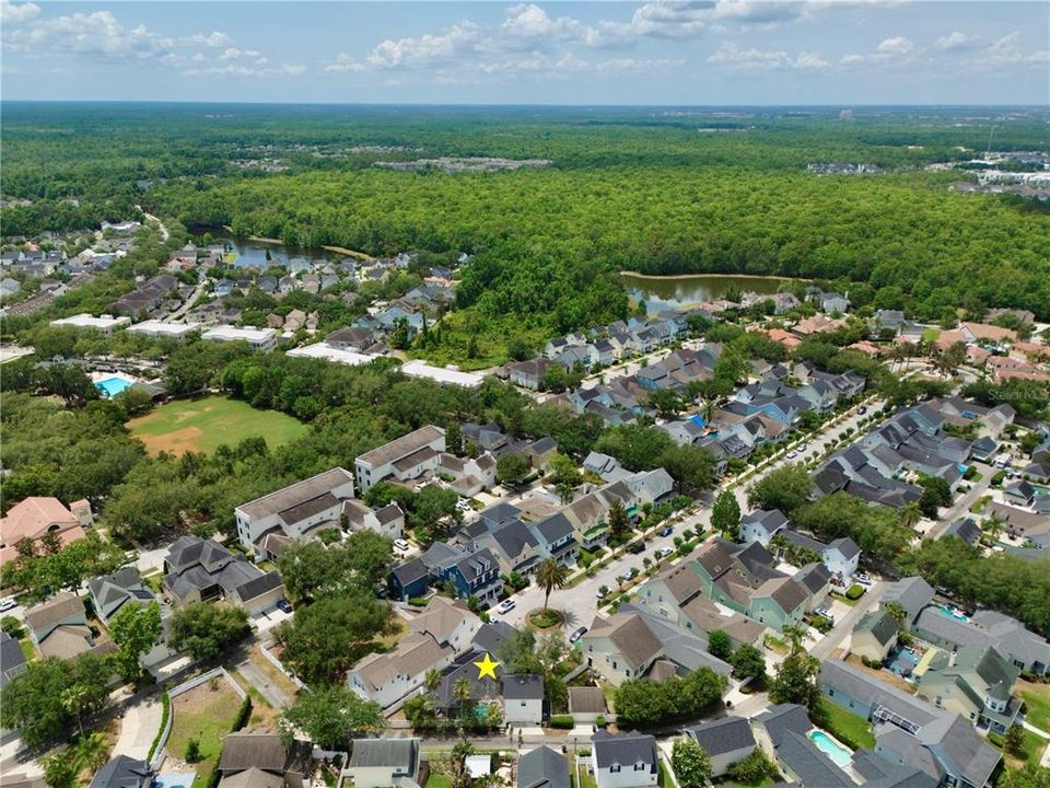 合同活跃: $1,225,000 (5 贝兹, 3 浴室, 2935 平方英尺)