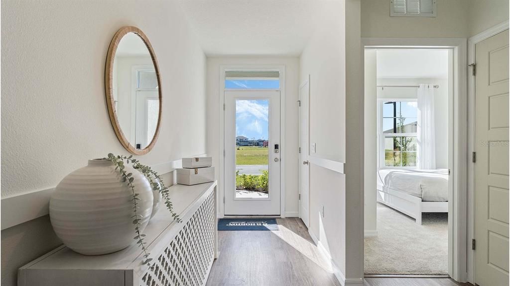 合同活跃: $337,490 (4 贝兹, 2 浴室, 1828 平方英尺)