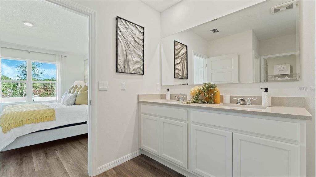 合同活跃: $337,490 (4 贝兹, 2 浴室, 1828 平方英尺)