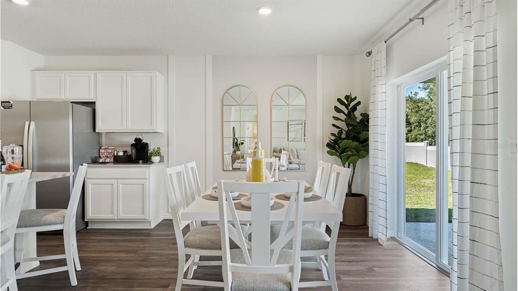 合同活跃: $337,490 (4 贝兹, 2 浴室, 1828 平方英尺)