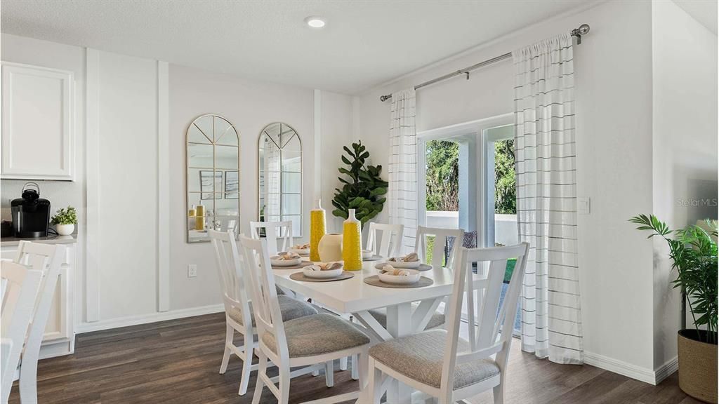 合同活跃: $337,490 (4 贝兹, 2 浴室, 1828 平方英尺)