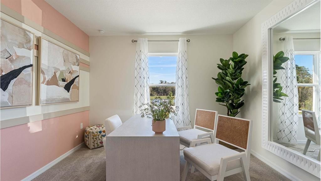 合同活跃: $337,490 (4 贝兹, 2 浴室, 1828 平方英尺)