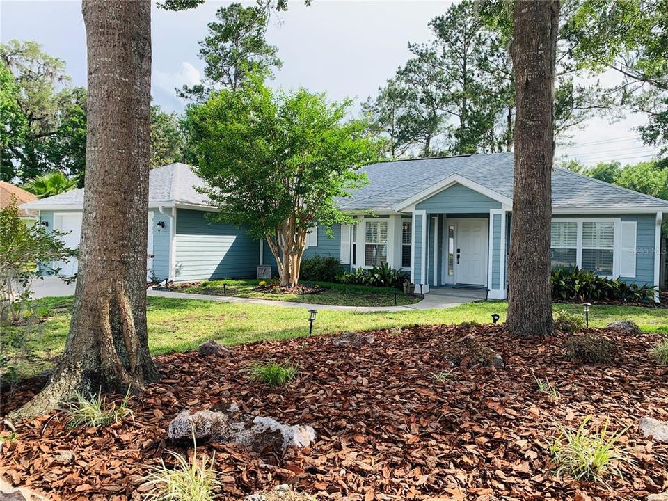 Recently Sold: $400,000 (3 beds, 2 baths, 1978 Square Feet)