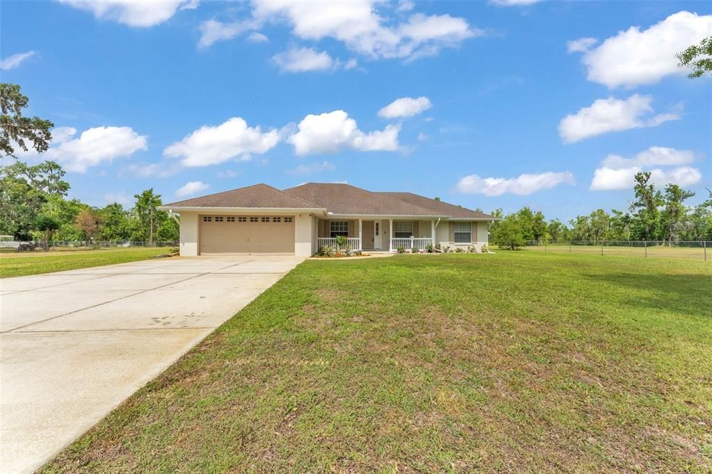 For Sale: $794,500 (3 beds, 2 baths, 1814 Square Feet)