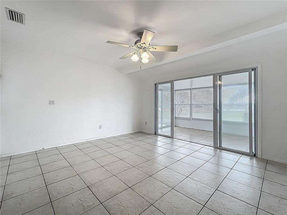 Active With Contract: $229,900 (3 beds, 2 baths, 1662 Square Feet)