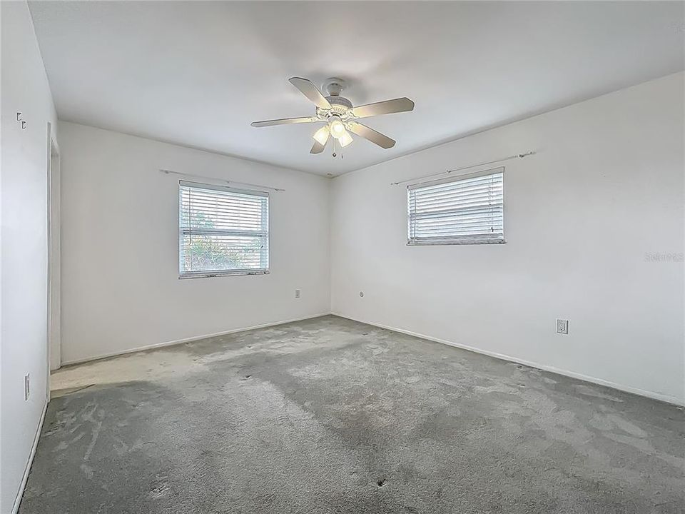 Active With Contract: $229,900 (3 beds, 2 baths, 1662 Square Feet)