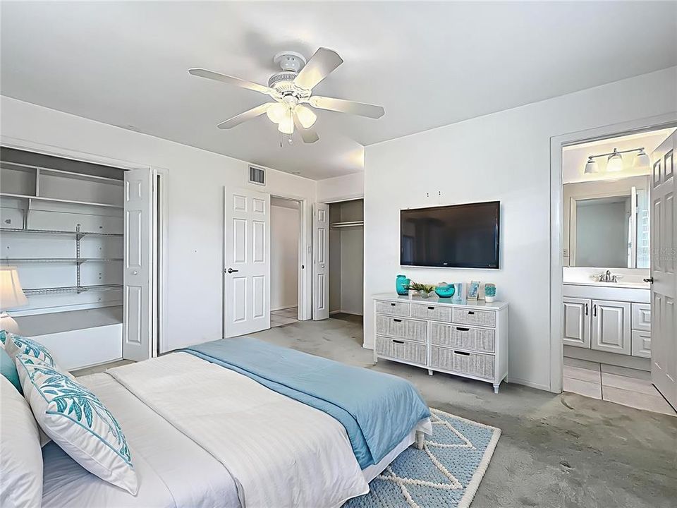 Active With Contract: $229,900 (3 beds, 2 baths, 1662 Square Feet)