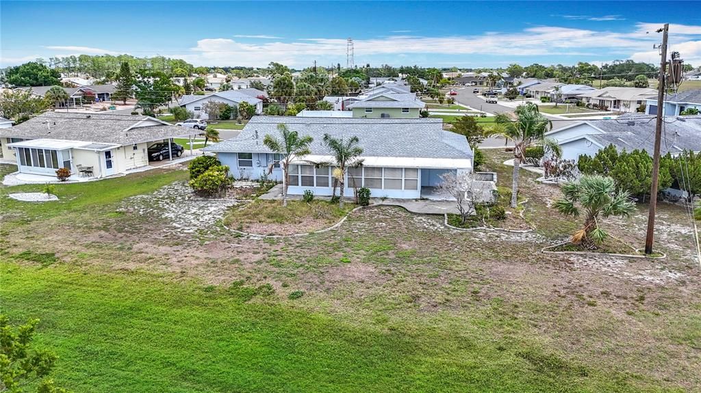 Active With Contract: $229,900 (3 beds, 2 baths, 1662 Square Feet)