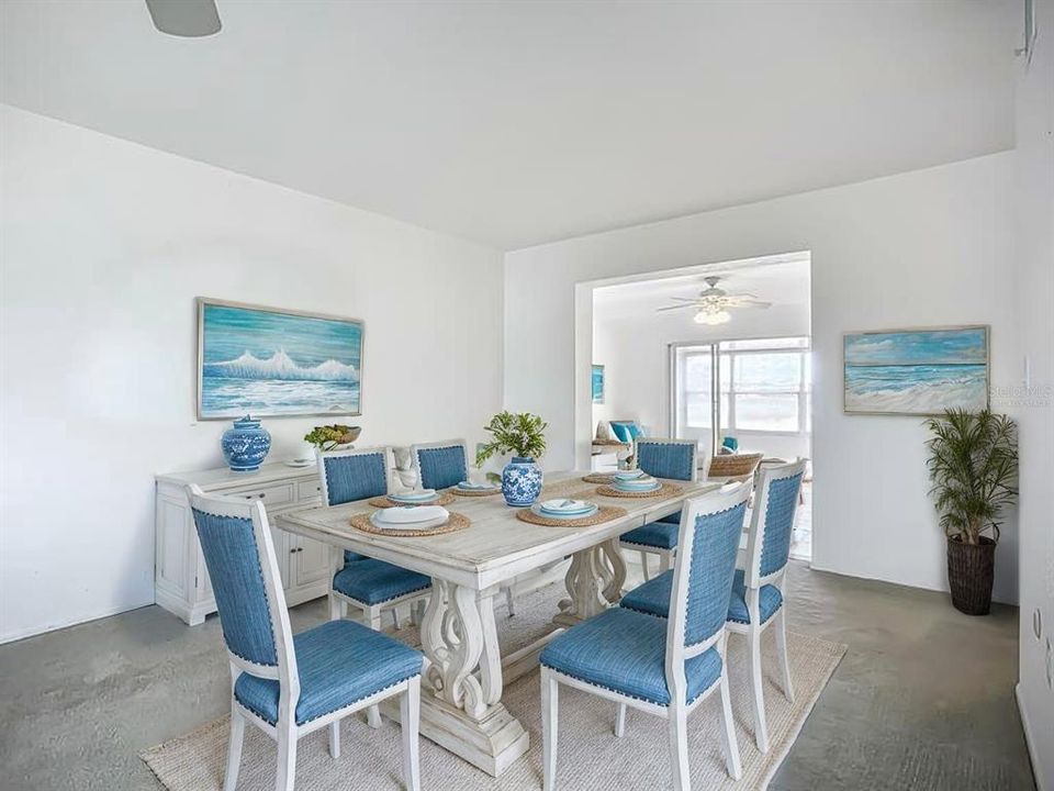 Active With Contract: $229,900 (3 beds, 2 baths, 1662 Square Feet)