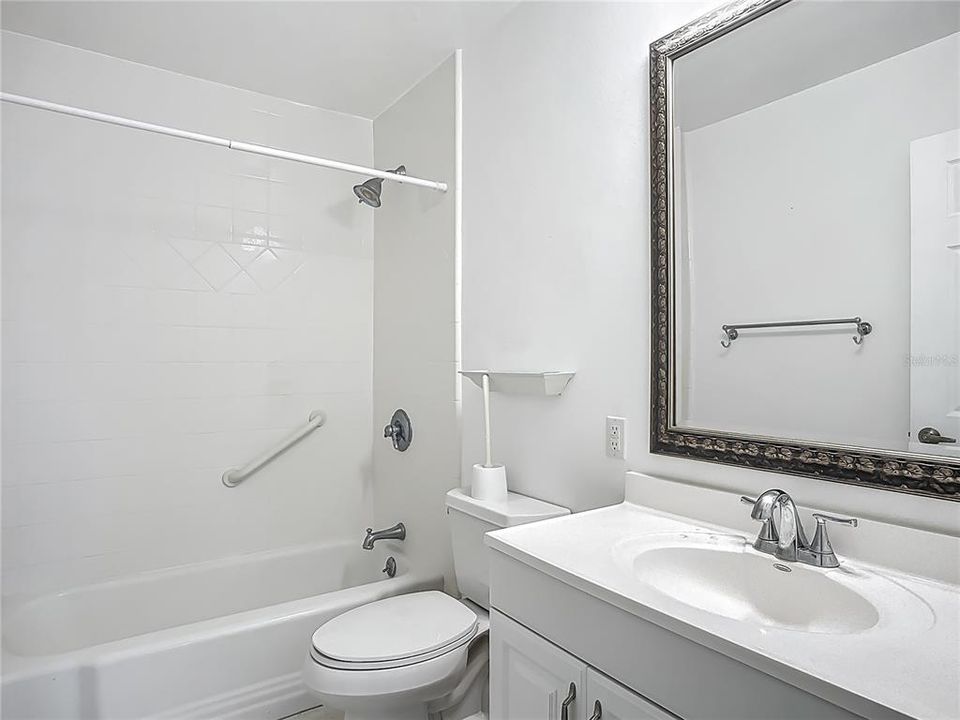 Active With Contract: $229,900 (3 beds, 2 baths, 1662 Square Feet)