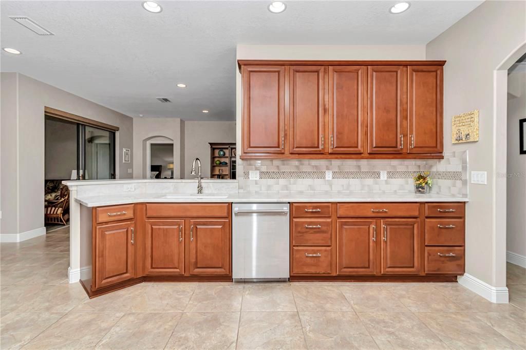 En Venta: $465,000 (4 camas, 3 baños, 2837 Pies cuadrados)