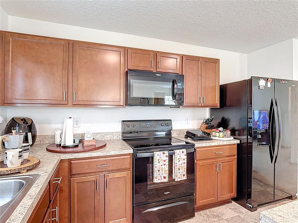 На продажу: $340,000 (3 спален, 2 ванн, 1558 Квадратных фут)