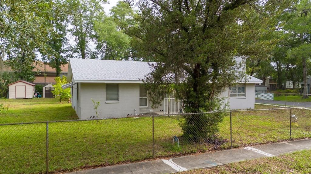 For Sale: $345,000 (3 beds, 2 baths, 1398 Square Feet)