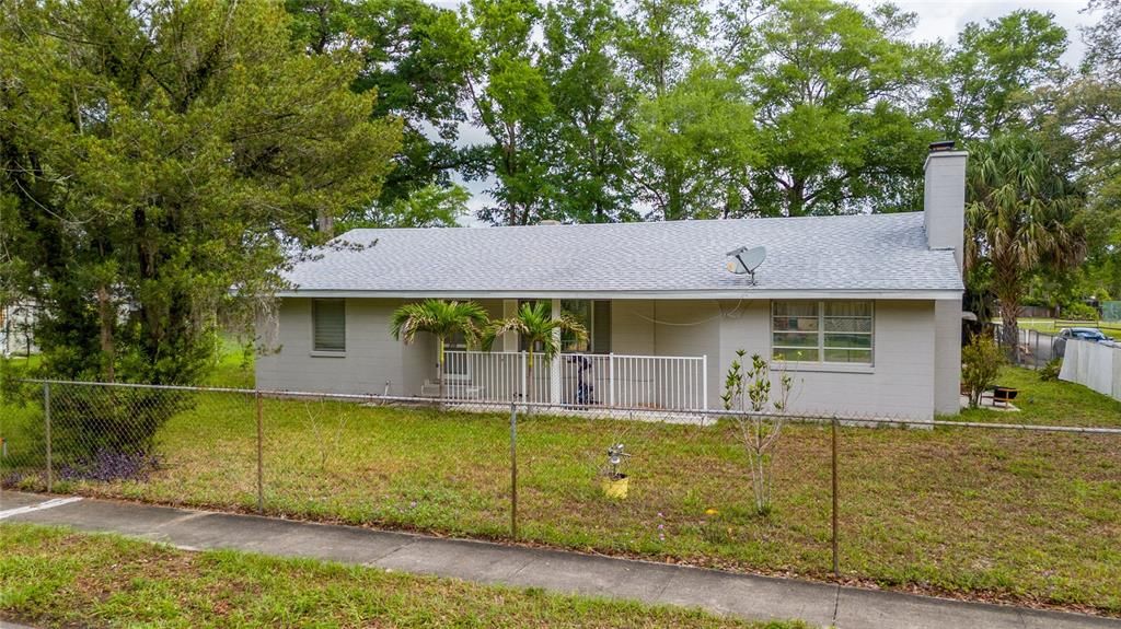 For Sale: $345,000 (3 beds, 2 baths, 1398 Square Feet)