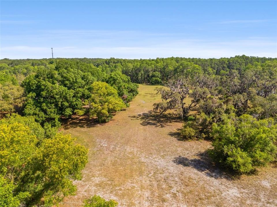 待售: $4,500,000 (22.30 acres)