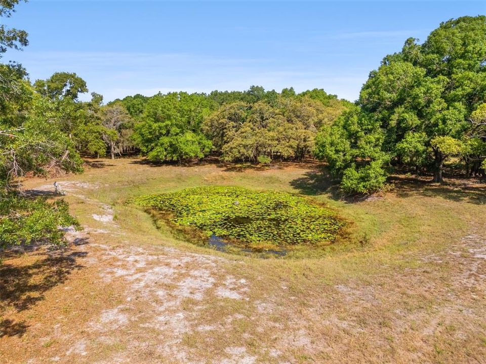 待售: $4,500,000 (22.30 acres)