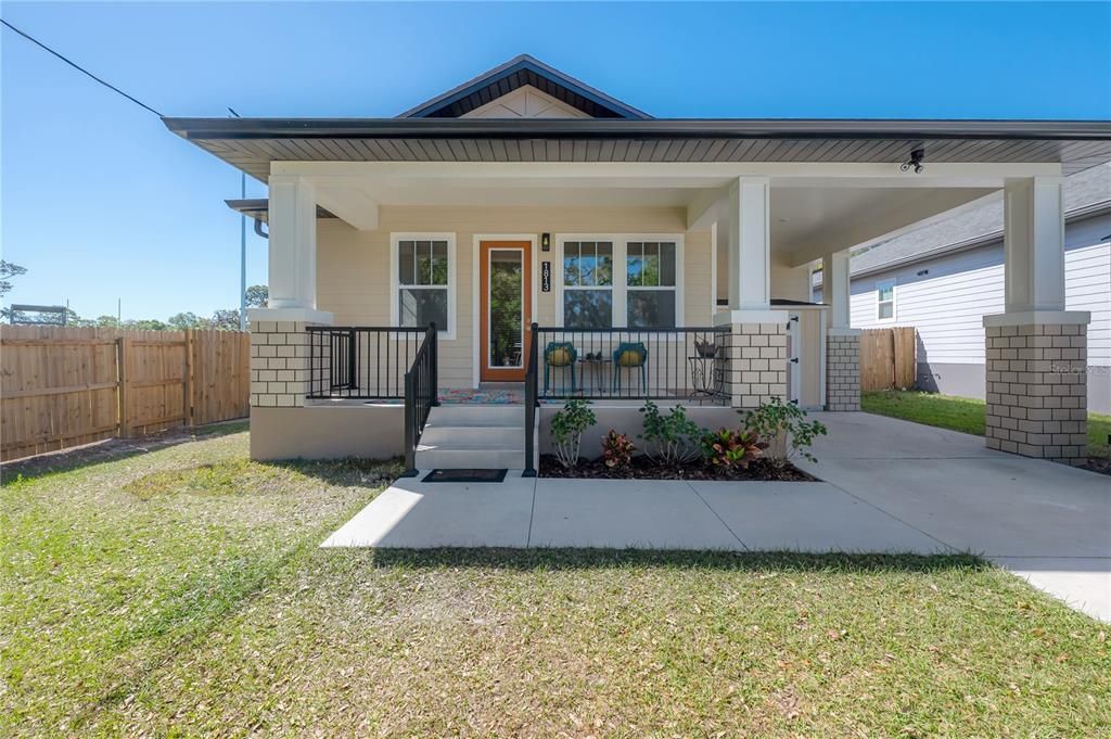 Recently Sold: $550,000 (4 beds, 2 baths, 1606 Square Feet)