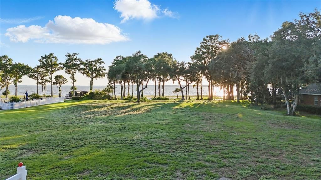 For Sale: $800,000 (0.91 acres)