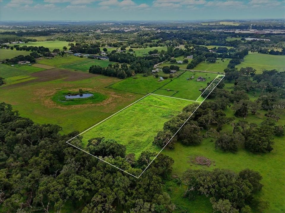 На продажу: $325,000 (4.96 acres)