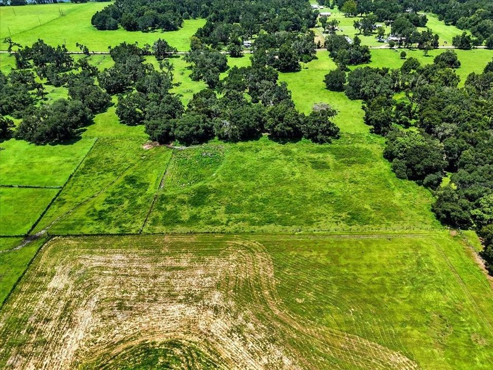 На продажу: $325,000 (4.96 acres)