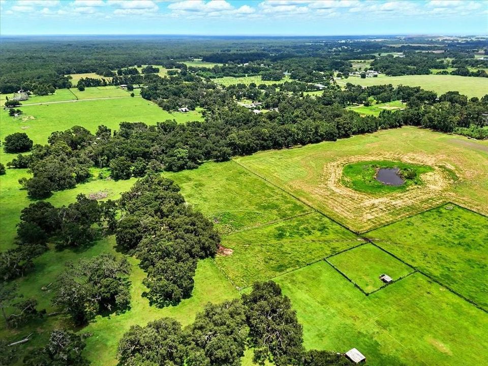 На продажу: $325,000 (4.96 acres)