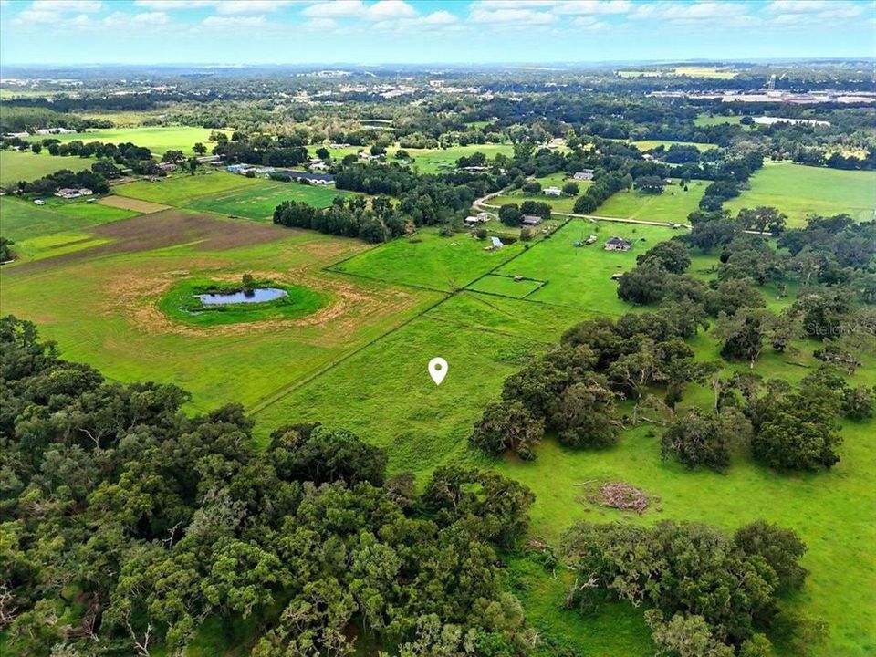 На продажу: $325,000 (4.96 acres)