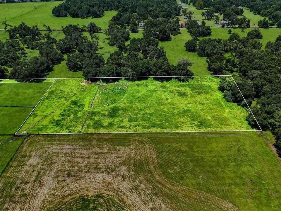 На продажу: $325,000 (4.96 acres)