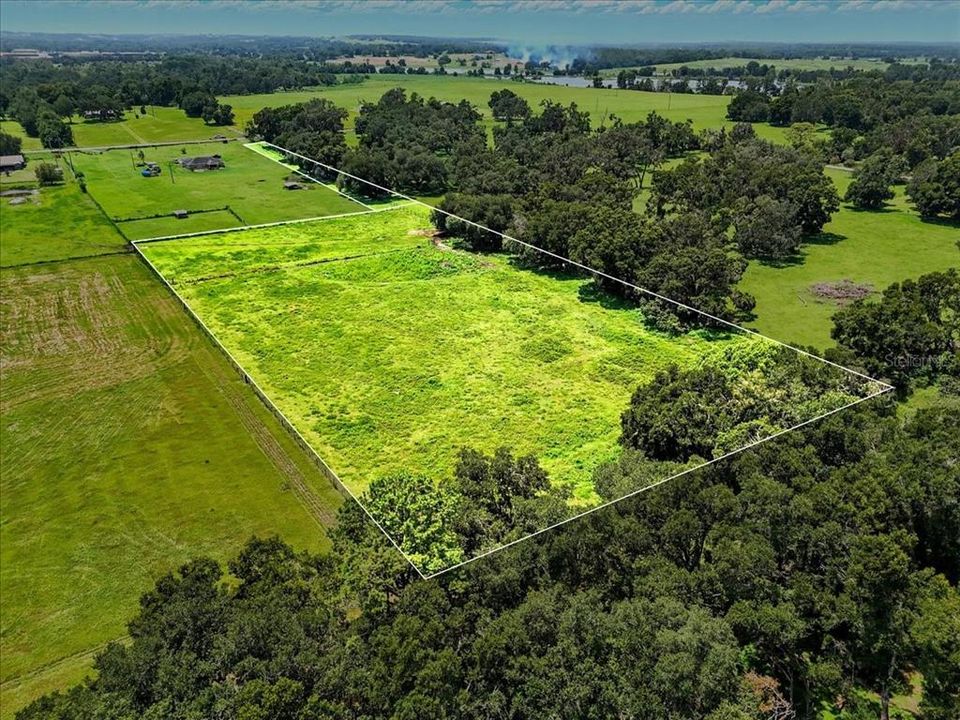 На продажу: $325,000 (4.96 acres)