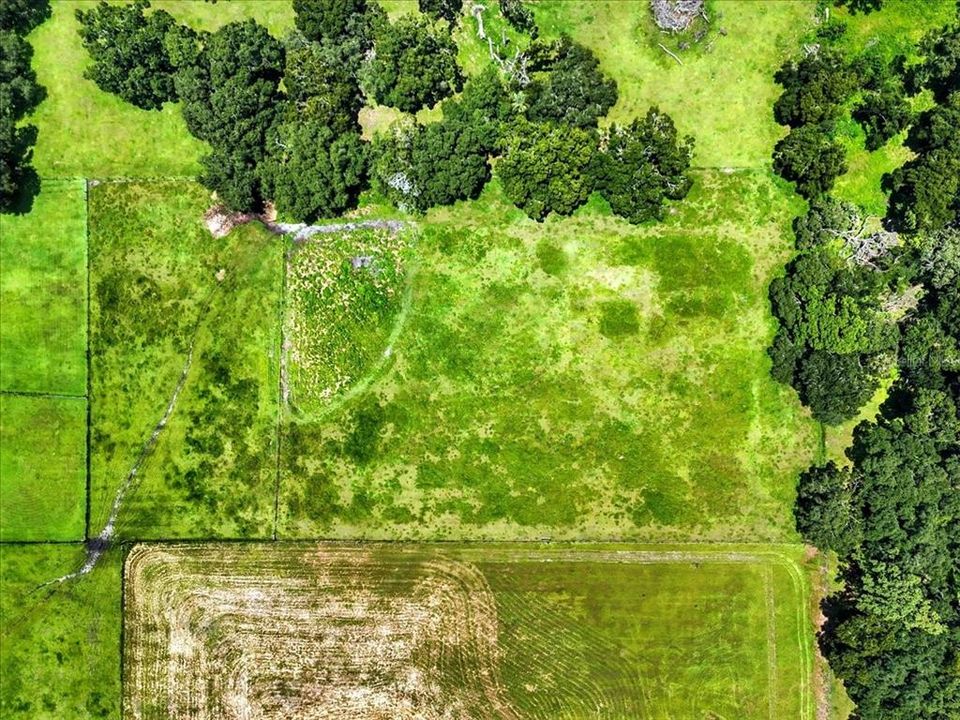 На продажу: $325,000 (4.96 acres)