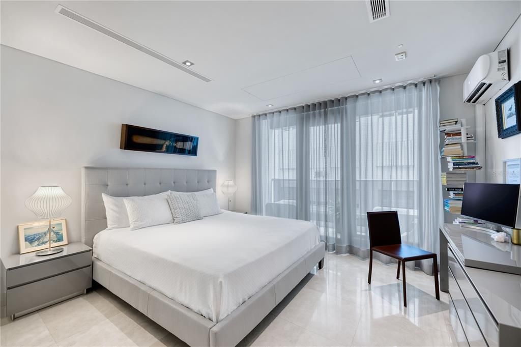 Active With Contract: $2,650,000 (4 beds, 2 baths, 4564.64 Square Feet)