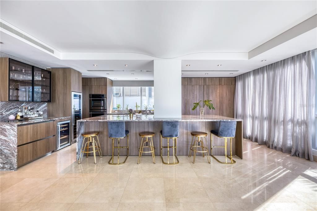 Active With Contract: $2,650,000 (4 beds, 2 baths, 4564.64 Square Feet)