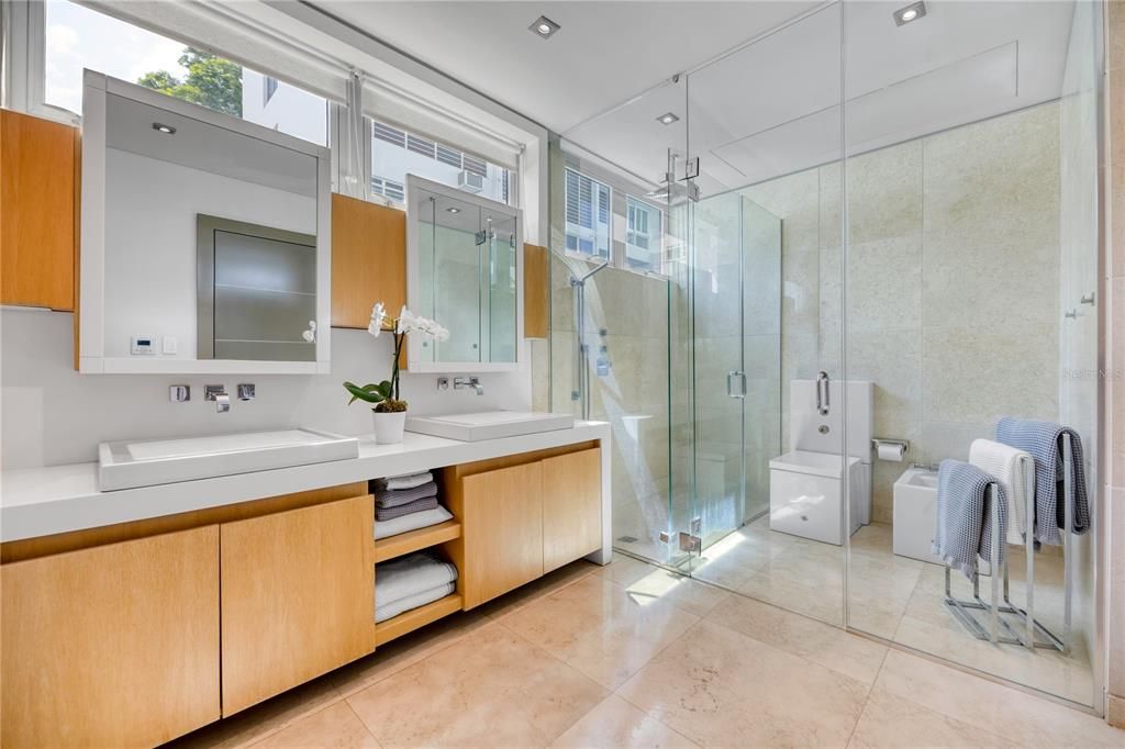 Active With Contract: $2,650,000 (4 beds, 2 baths, 4564.64 Square Feet)