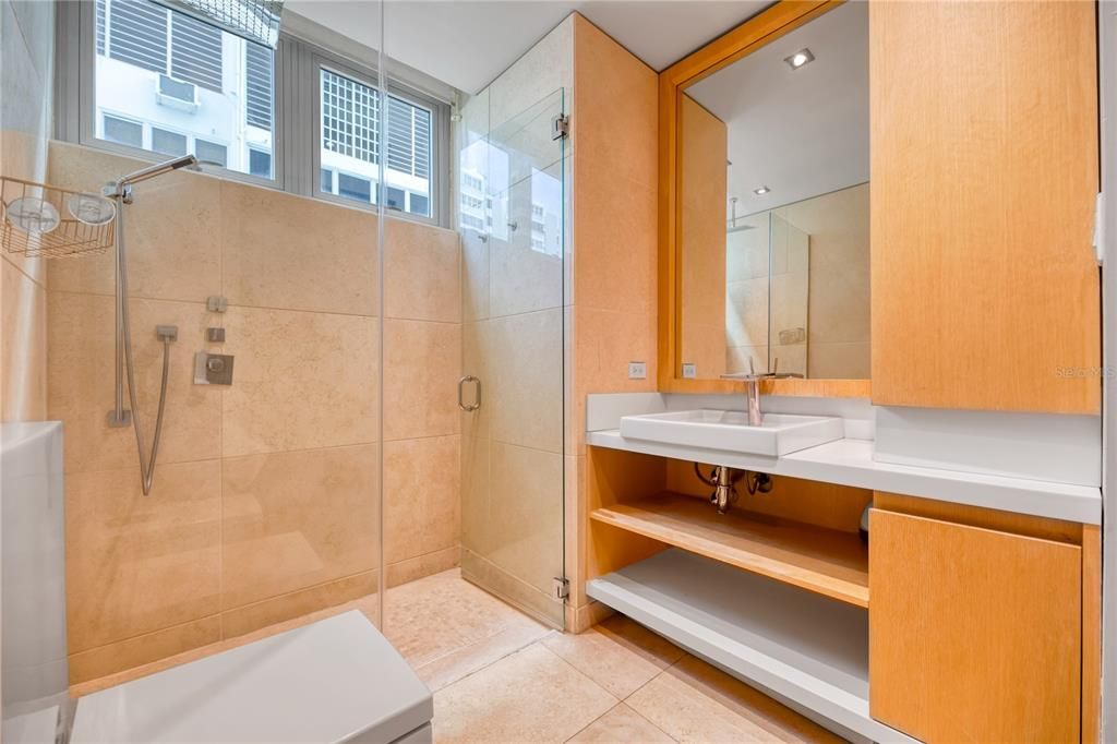 Active With Contract: $2,650,000 (4 beds, 2 baths, 4564.64 Square Feet)