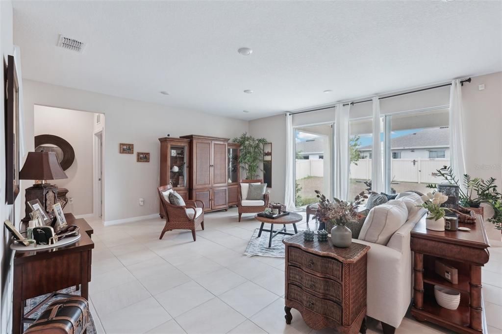 En Renta: $4,200 (4 camas, 3 baños, 3316 Pies cuadrados)