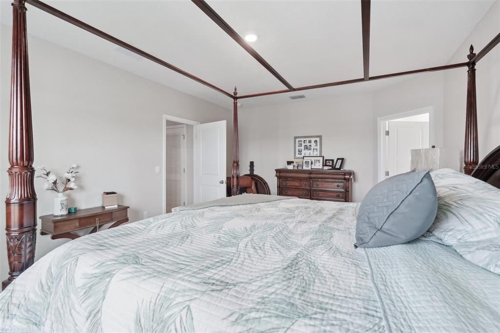 En Renta: $4,200 (4 camas, 3 baños, 3316 Pies cuadrados)