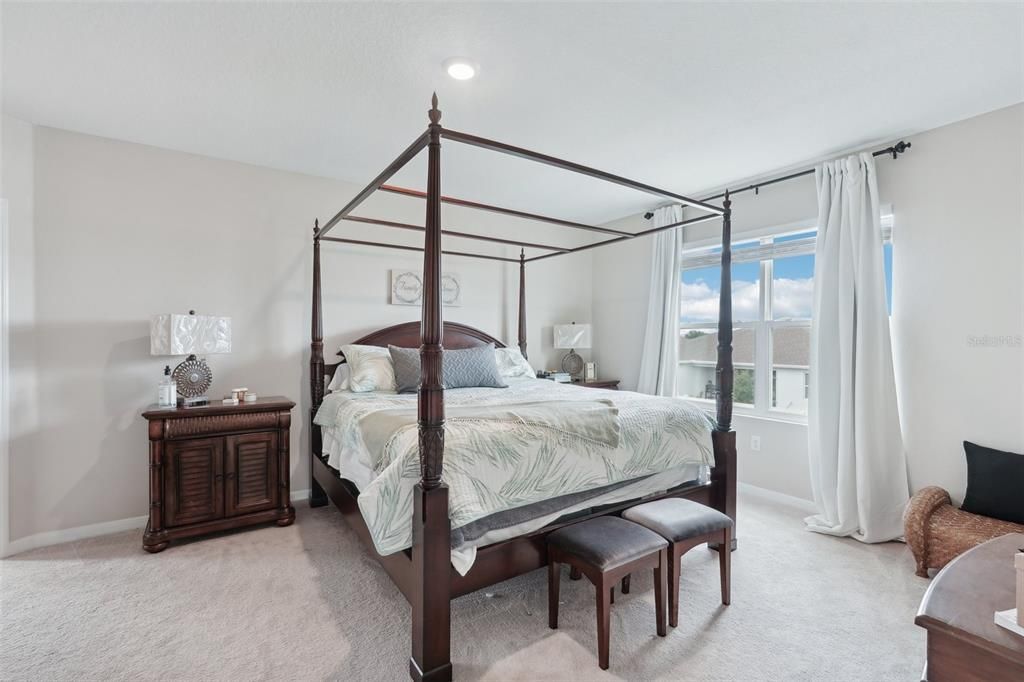 En Renta: $4,200 (4 camas, 3 baños, 3316 Pies cuadrados)