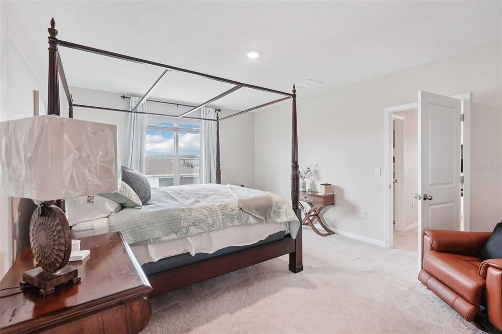 En Renta: $4,200 (4 camas, 3 baños, 3316 Pies cuadrados)