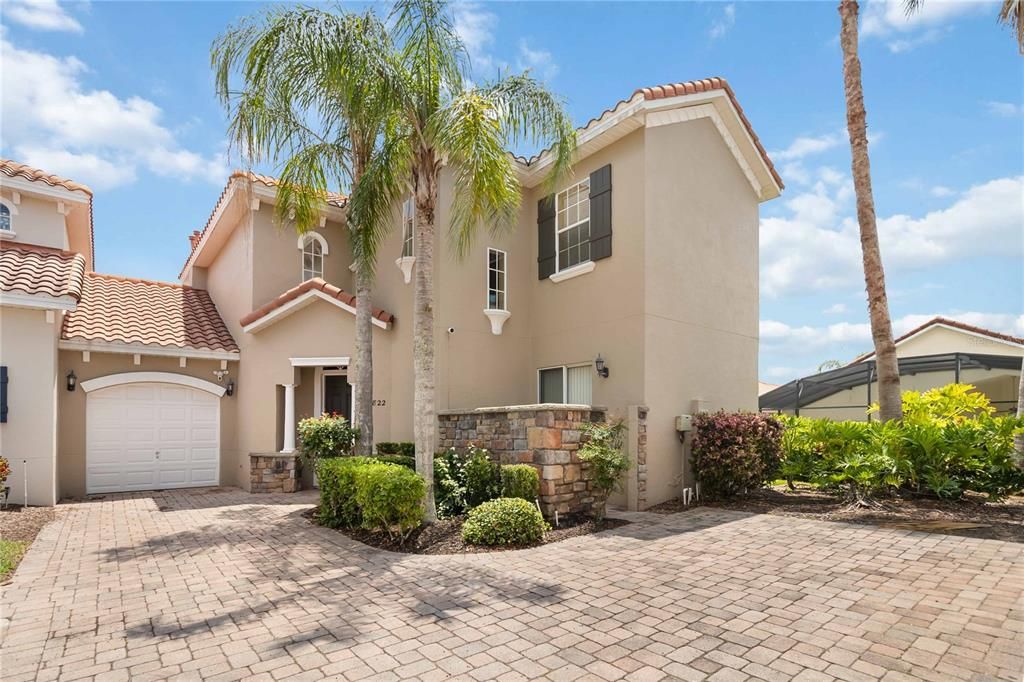 Recently Sold: $399,900 (5 beds, 3 baths, 1992 Square Feet)