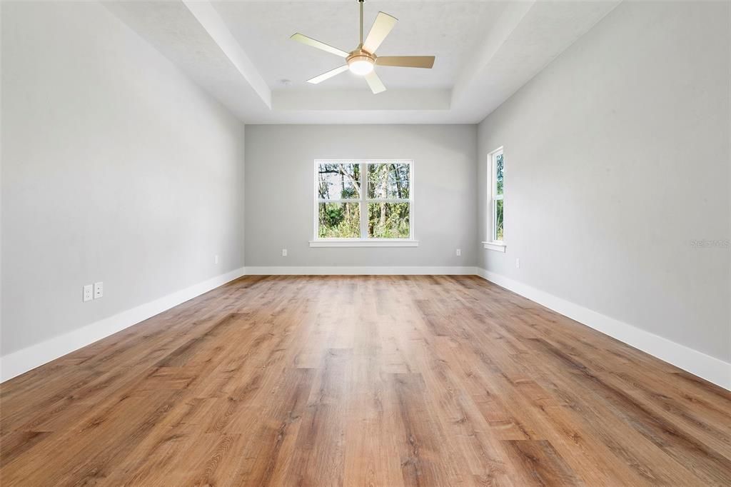 待售: $440,000 (4 贝兹, 2 浴室, 2105 平方英尺)