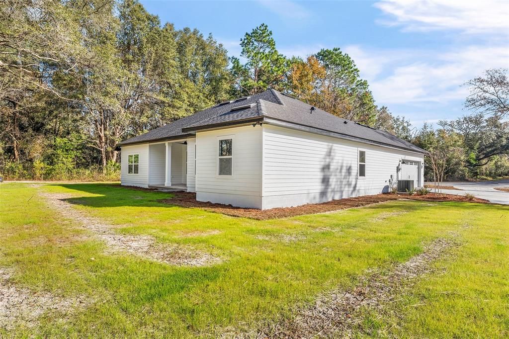 待售: $440,000 (4 贝兹, 2 浴室, 2105 平方英尺)