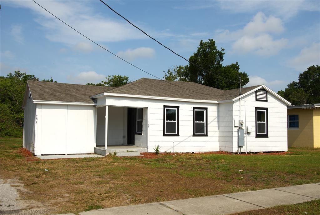 Activo con contrato: $199,400 (4 camas, 2 baños, 922 Pies cuadrados)